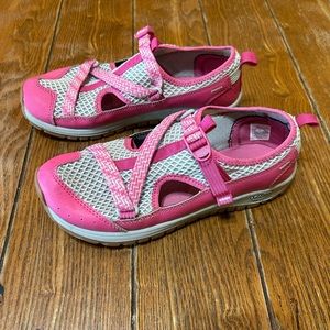 Chaco Girl's Sporty Closed Toe Water Sport Sandals Youth Size 5 Pink Gray Shoes